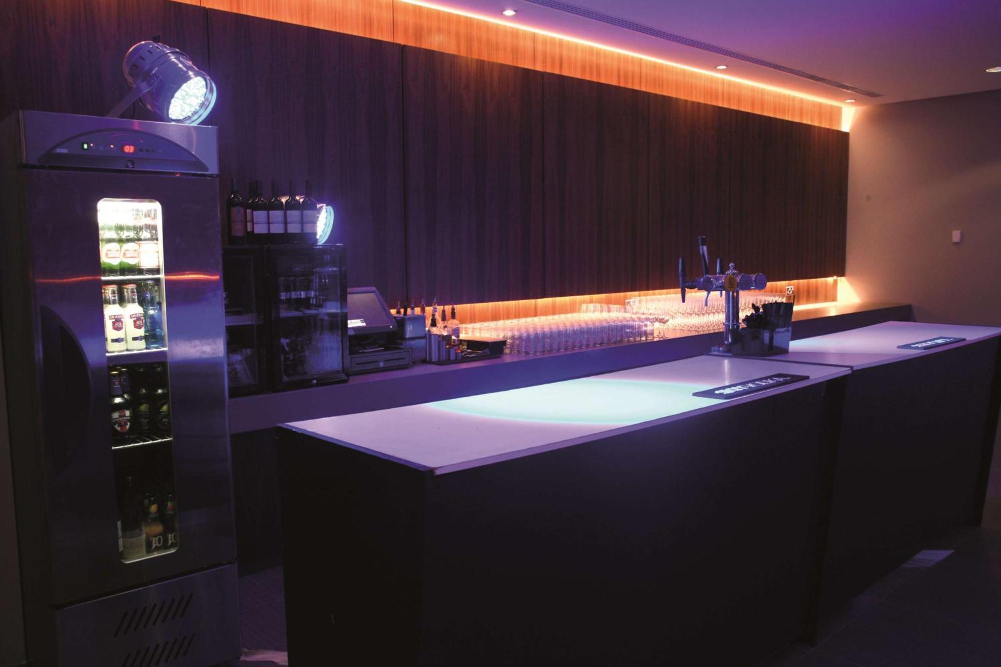 קאסל דונינגטון Radisson Blu Hotel East Midlands Airport מראה חיצוני תמונה