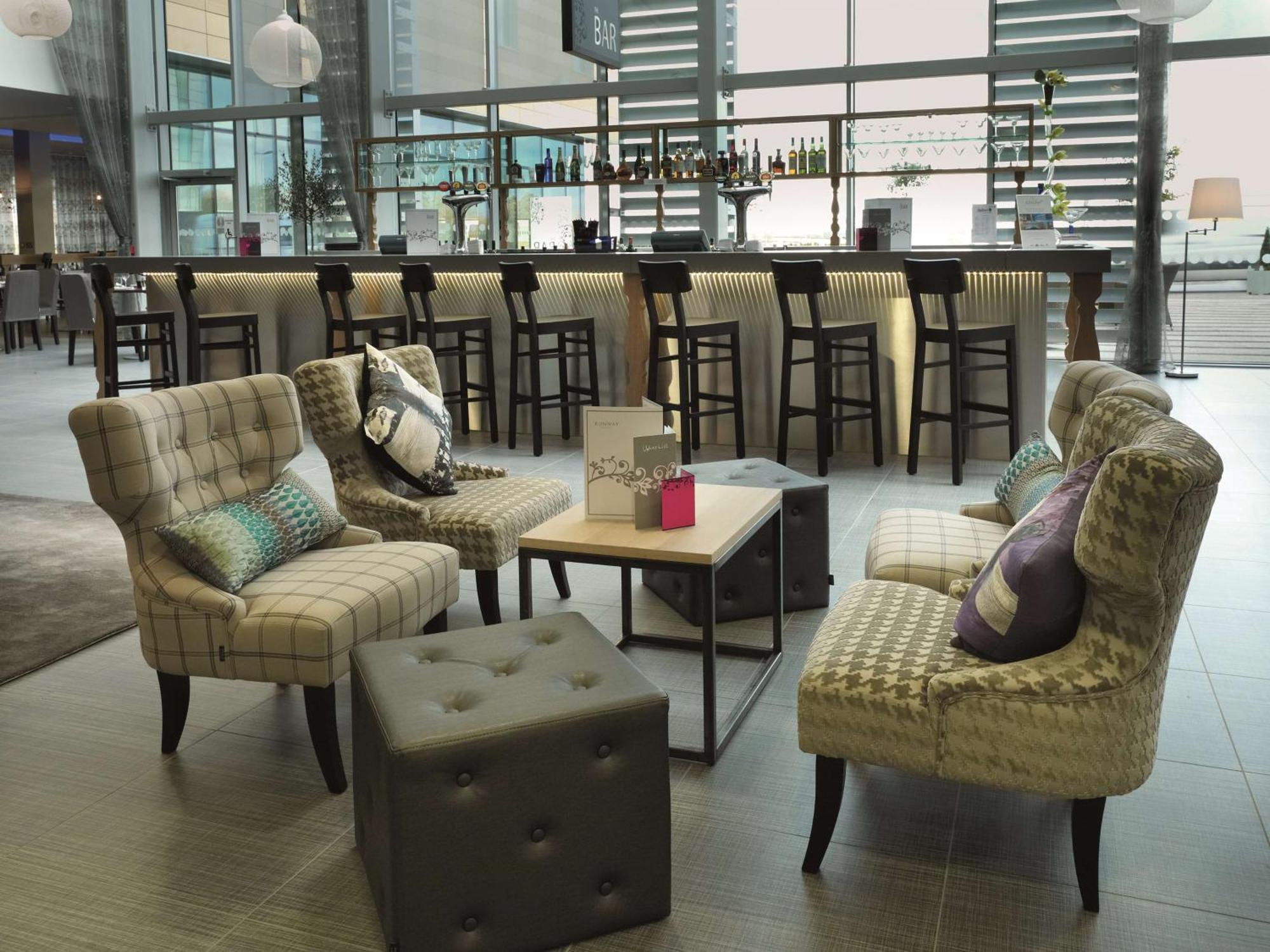 קאסל דונינגטון Radisson Blu Hotel East Midlands Airport מראה חיצוני תמונה