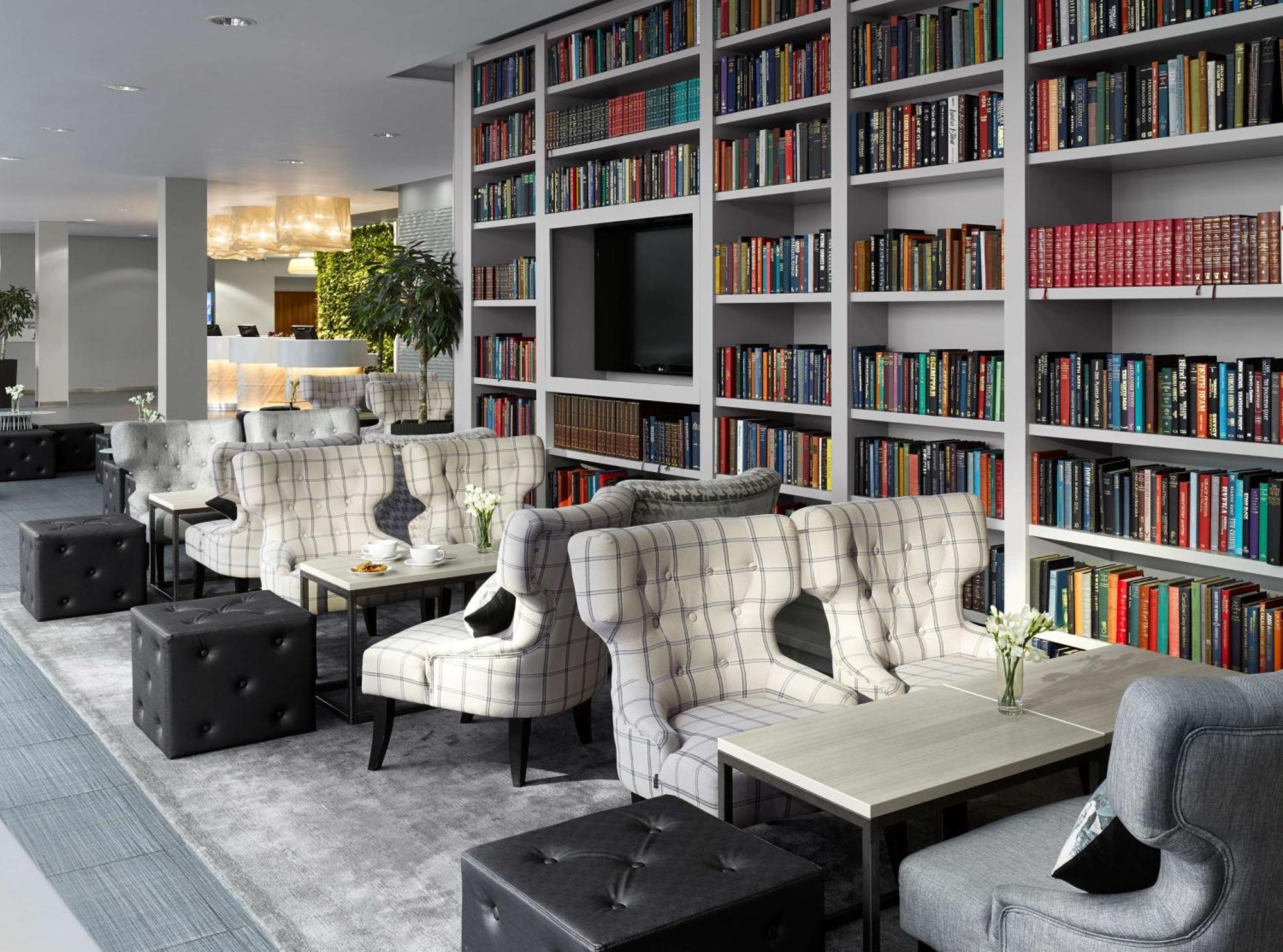 קאסל דונינגטון Radisson Blu Hotel East Midlands Airport מראה חיצוני תמונה
