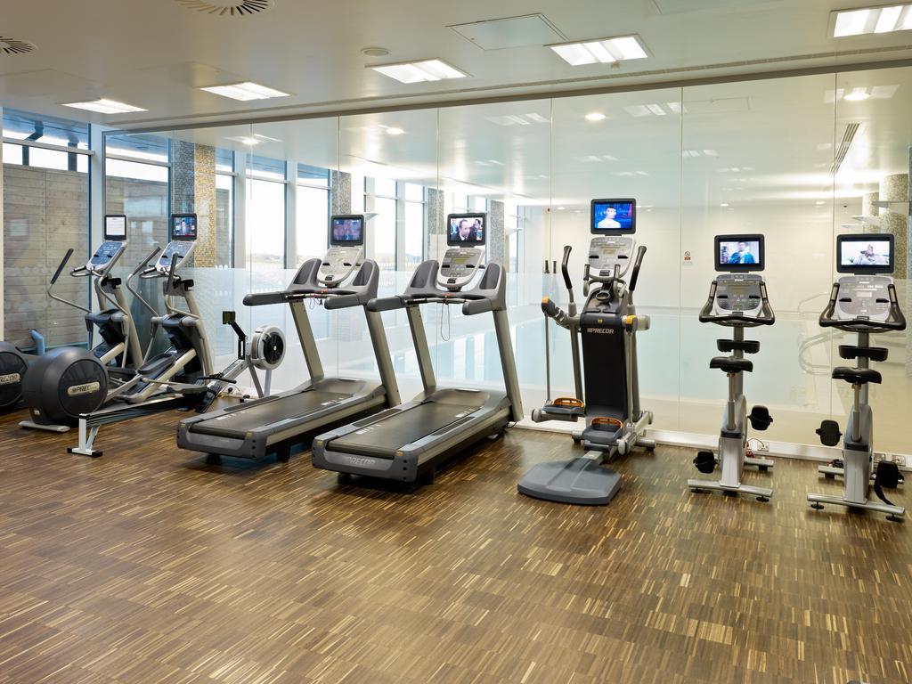 קאסל דונינגטון Radisson Blu Hotel East Midlands Airport מראה חיצוני תמונה