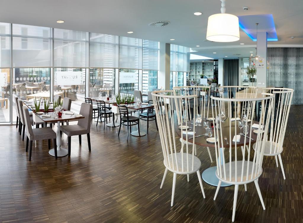 קאסל דונינגטון Radisson Blu Hotel East Midlands Airport מראה חיצוני תמונה